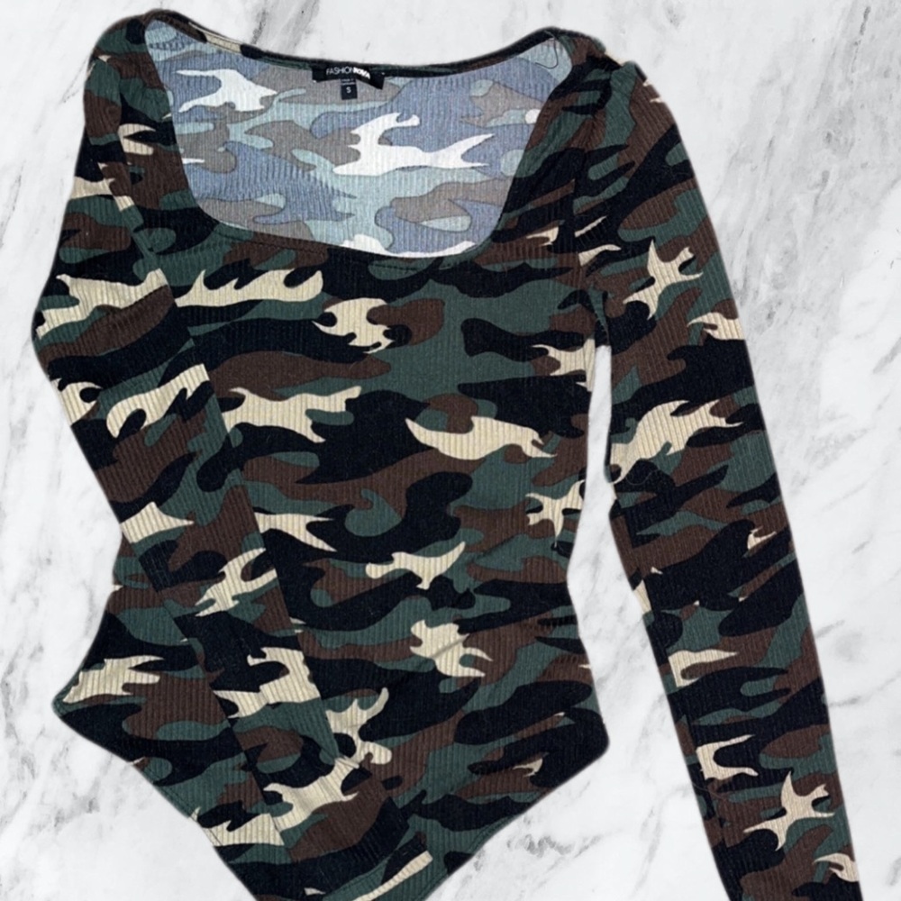 Fashion Nova small camouflage long sleeve women’s bodysuit like new